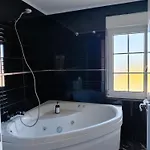 Con Piscina, Jacuzzi Y Vistas Al Mar, A 5 Min Del Puerto De Сasa de vacaciones