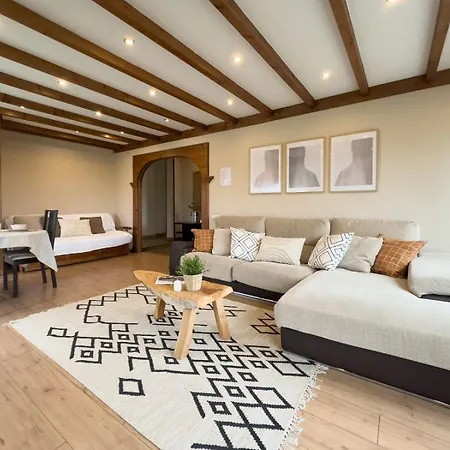 Con Piscina, Jacuzzi Y Vistas Al Mar, A 5 Min Del Puerto De